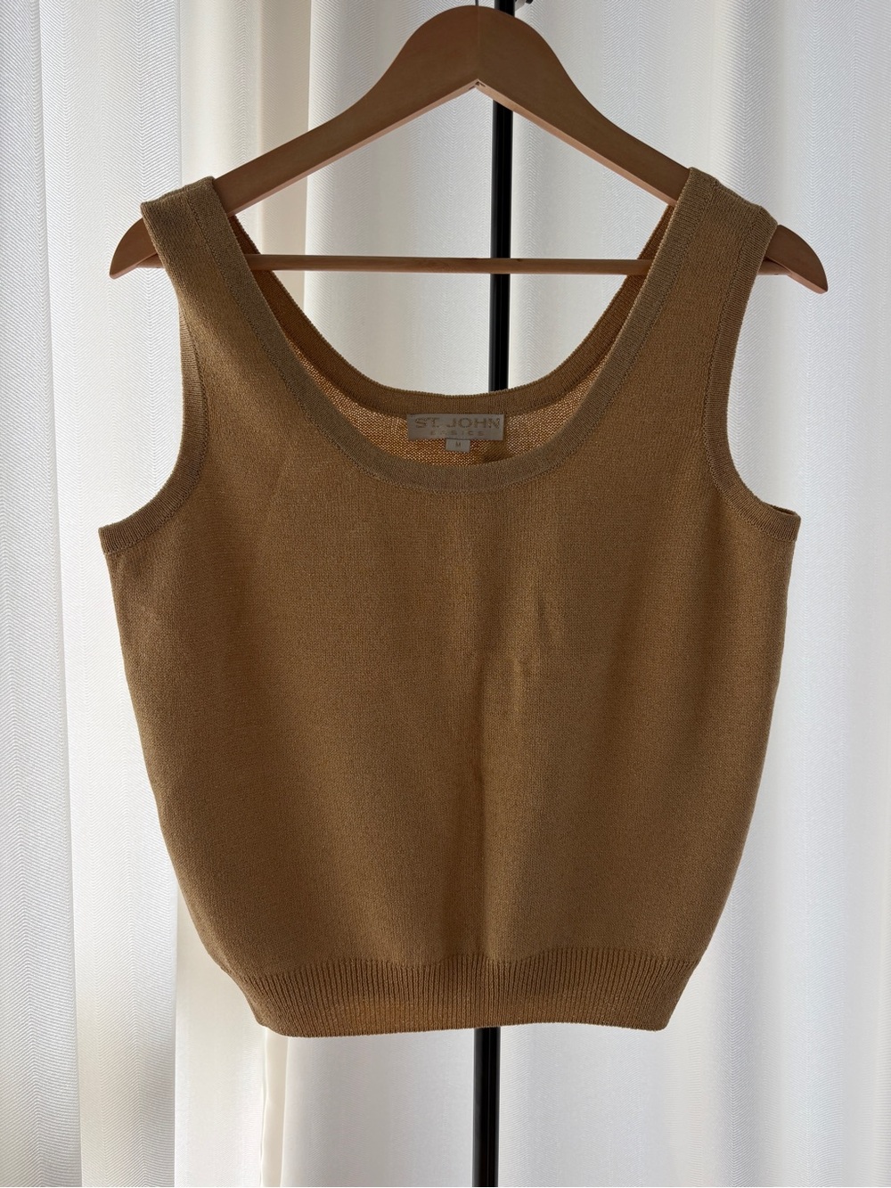 St. John Camel Knit Sleeveless Scoop Neck Tank